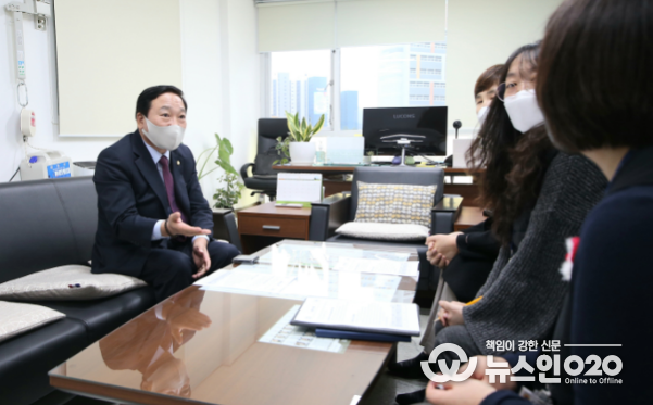 동탄보건소 내 재택치료 전담TF팀 격려 방문