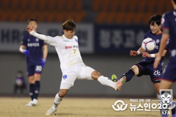 부산교통공사축구단, 단독 2연승
