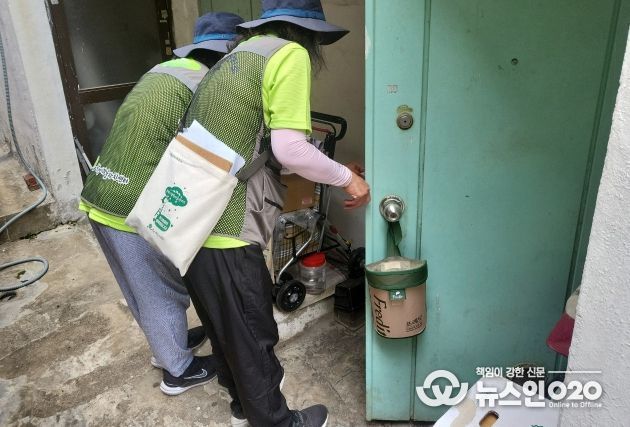 광명시 행복마을관리소, 광명종합사회복지관과 함께 취약계층 및 독거노인 도시락 배달