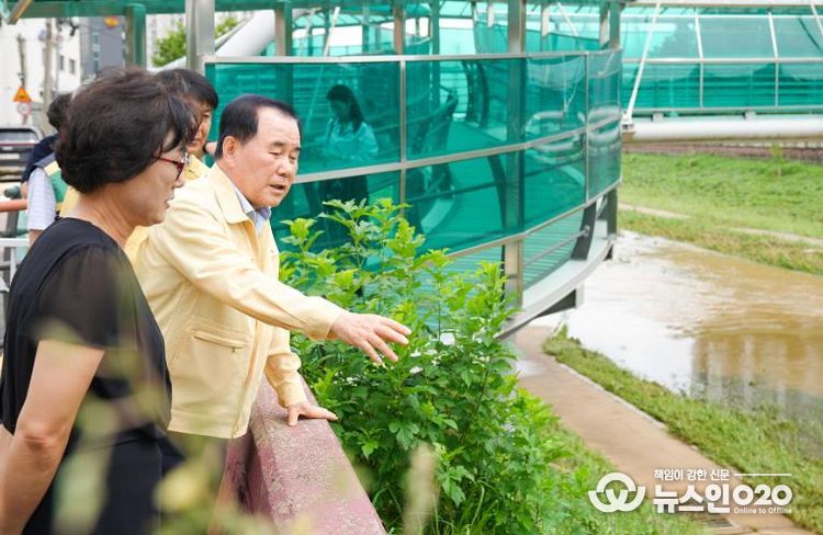 김지철 교육감 탑동초등학교 집중호우 피해 긴급 현장점검 사진