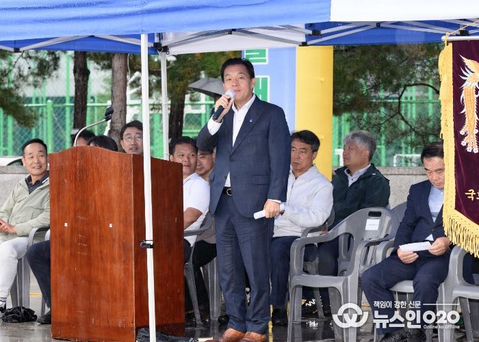 이재준 수원시장이 인사말을 하고 있다.