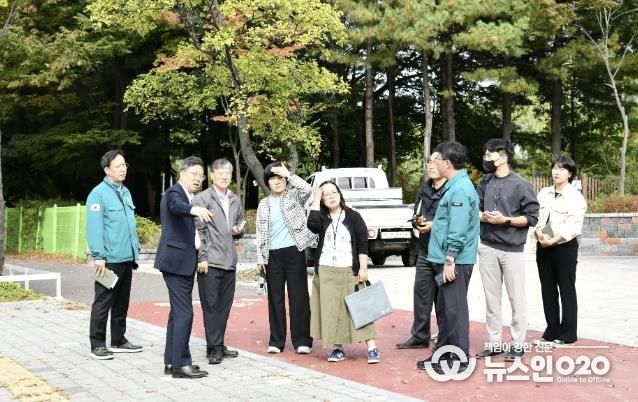 수원시 영통구 박사승 구청장, 머내생태공원 리모델링 현장 및 민원사항 확인