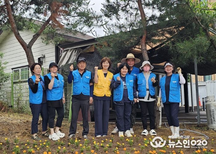 바르게살기운동 청북읍위원회, 여름꽃으로 청북읍 ‘새 단장’