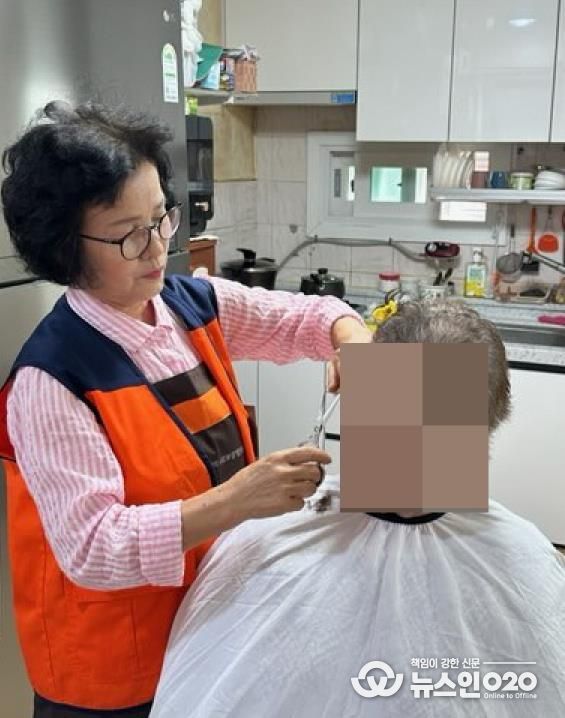 수원시 영통구 망포2동 지역사회보장협의체, 따뜻한 손길로 진행된 이미용 봉사