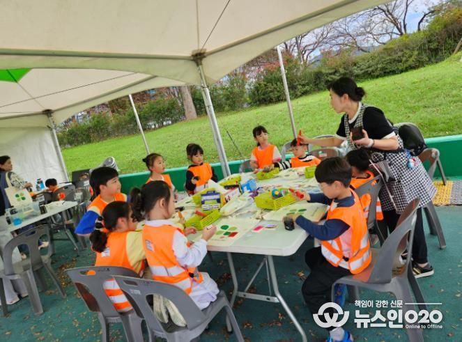 아동권리 체험부스 참가자 모습