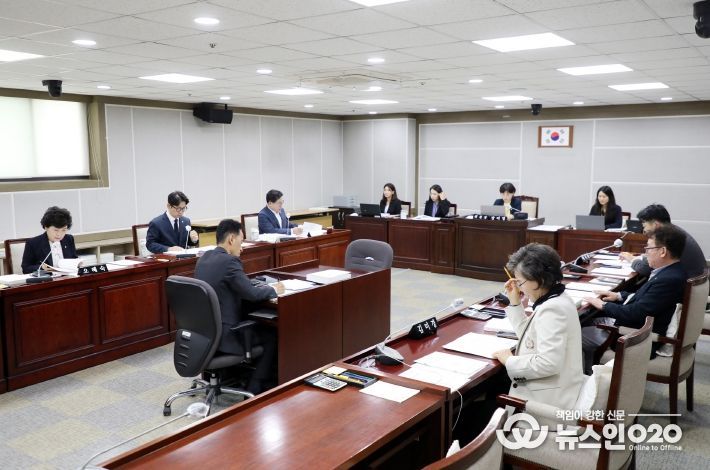 수원특례시의회 문화체육교육위원회 안건 심사
