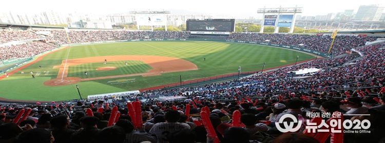 잠실야구장 홈경기 장면