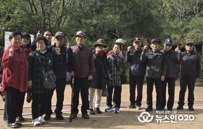 수원시 팔달구 인계동 경로당협의회, 10월 야외 월례회의 개최