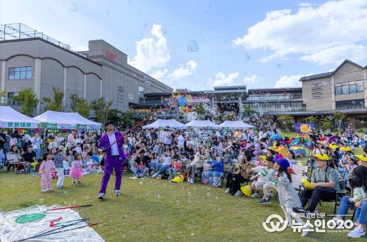 2025 광양야외도서관 「공원애愛서書」 성료 - 도서관과(야외도서관 현장)