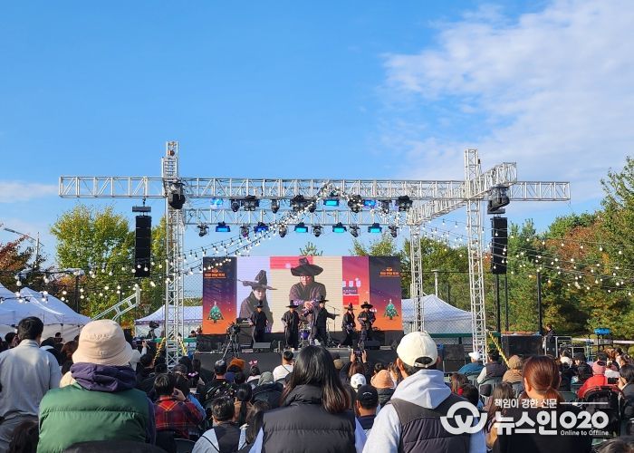 코스튬으로 한미 참가자가 하나된 ‘한미 연말 축제’