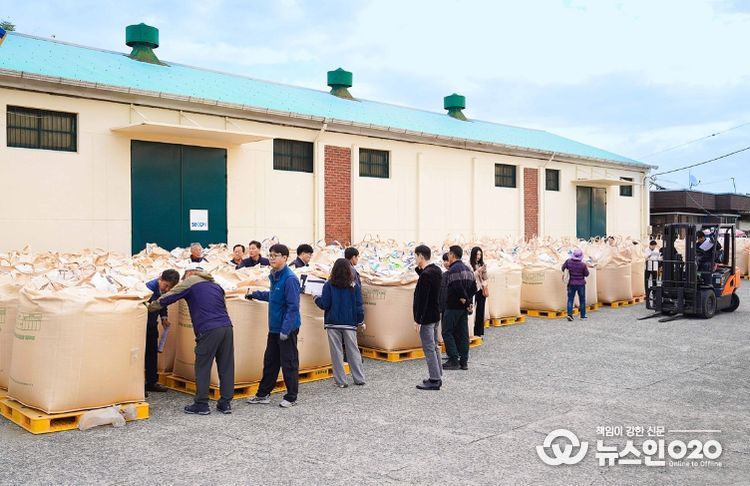 지난 11월 4일 율촌면에서 진행된 2025년산 공공비축미곡 매입