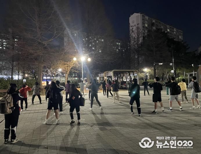 평택시 송탄보건소, 야간건강 체조 교실 운영 성황!