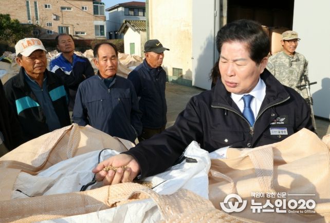 고흥군수, 공공비축미 수매 현장 격려