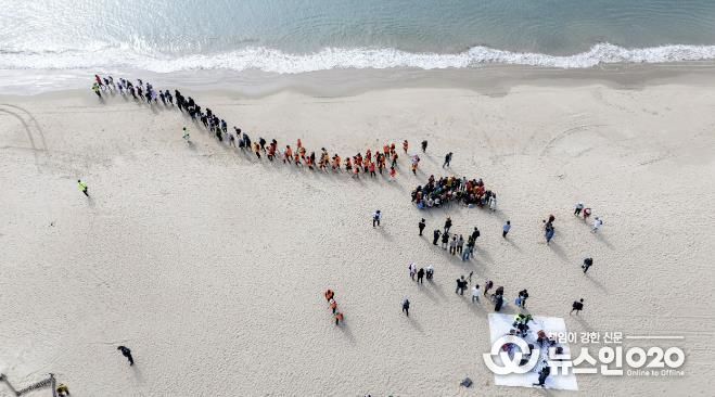 완도군, ‘맨발로 걷고 나눔 실천’하는 챌린지 성료