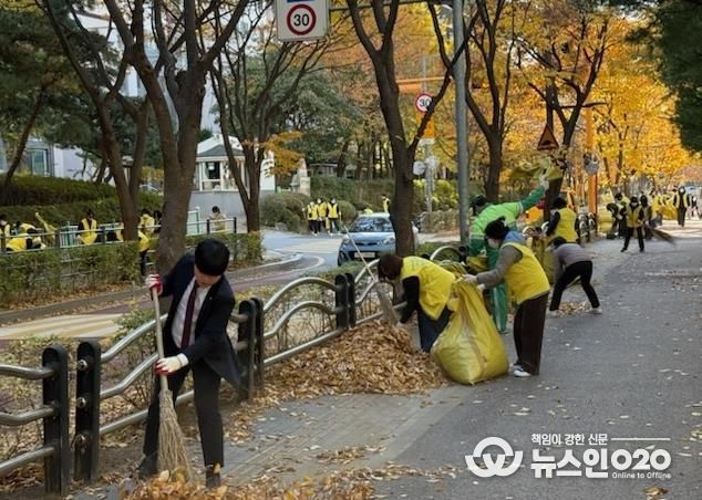 수원시 장안구 정자2동 가을맞이 낙엽 대청소 실시