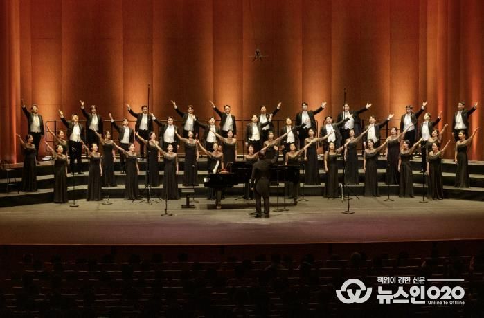 용인시립합창단, 상임 운영 기념 제10회 정기연주회 '우리의 노래, 마음의 뜰에 피어나' 성황리 마무리