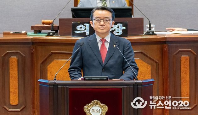 강남구의회 윤석민 의원이 제331회 제2차 정례회(제1차 본회의)에서 5분 자유발언을 하고 있다.