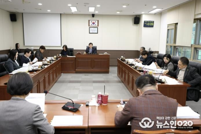 용인특례시의회 자치행정위원회, 행정사무감사 3일차-재무국 행정사무감사 실시