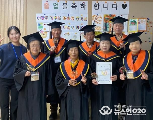 평택시 안중보건지소, 경증 치매 어르신 대상 쉼터프로그램 '기억자람학교 2기' 수료