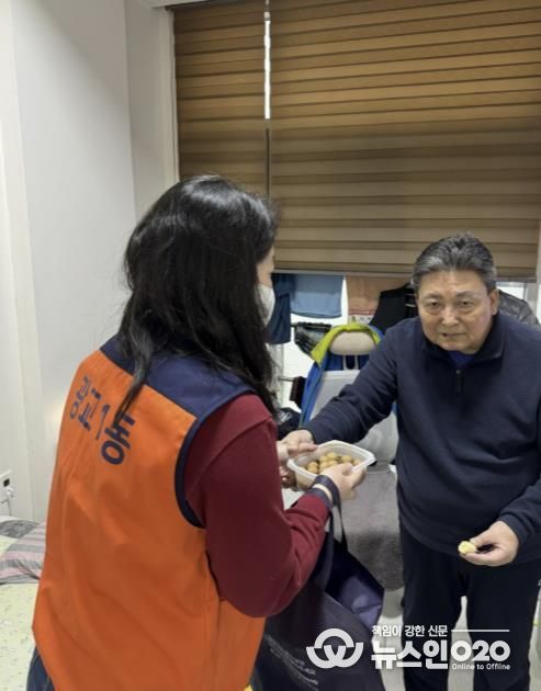 수원시 영통구 광교1동, 겨울맞이 따뜻한 반찬나눔으로 돌봄 이웃 안부 살펴