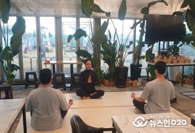 위 사진은 프로그램 소개 사진이며 참여 대상자와 무관함을 알려드립니다.