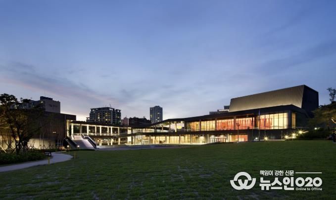 강동아트센터 전경