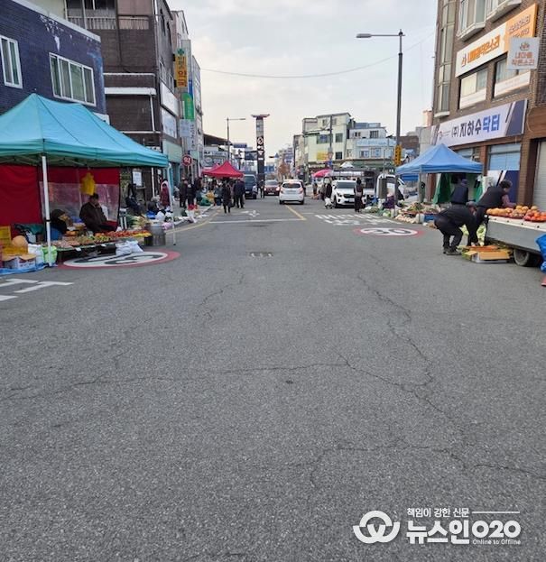 안성오일장 보행안전을 위해 노점 구획 정비에 나선다