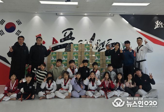 품태권도 거북섬동, 아이들의 소중한 마음 담긴 라면 900개 후원