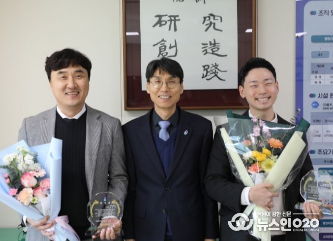 충북자치연수원, 2025 으뜸강사 감사패 수여식