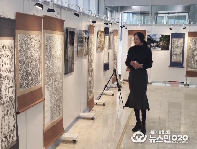 예산군청 1층 전시관