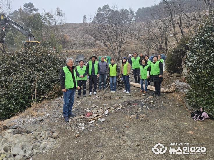 봉산면 지역사회보장협의체 화재 가구 현장 방문 사진