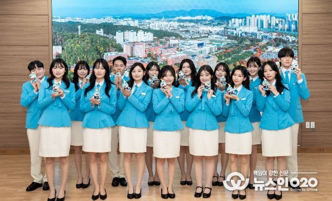 경상국립대학교(GNU)는 2월 27일 오후 가좌캠퍼스 GNU컨벤션센터에서 ‘경상국립대학교 홍보대사 개척나래 수료식 및 임명식’을 개최했다.