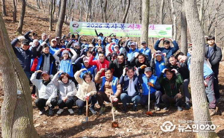 안성시 삼죽면 국사봉산악회, 국사봉 등산로 식목행사 실시