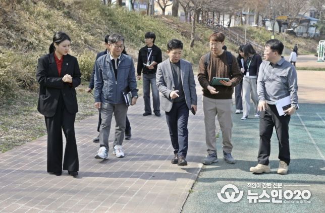 수원시 권선구, ”서호천 산책로, 더 밝고 안전하게!“ 서호천 산책로 현장 점검