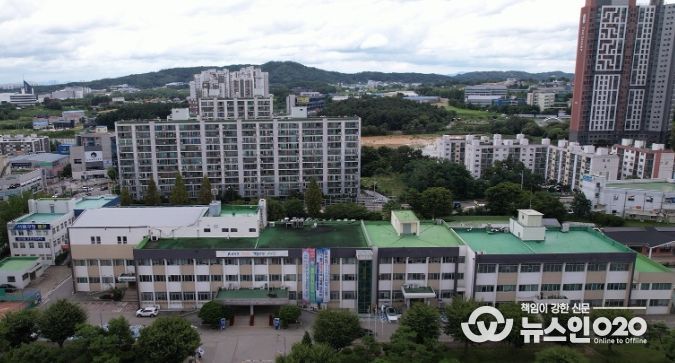 1. 천안 서북구청 전경.