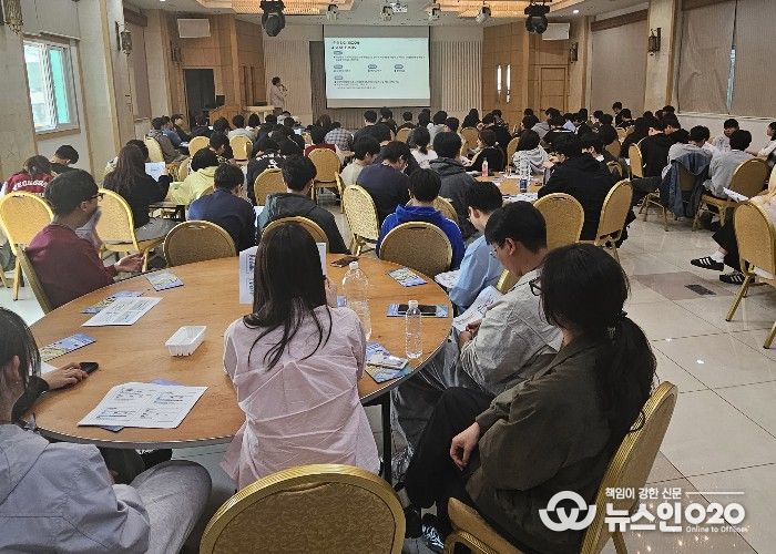 경상국립대학교(GNU) 라이즈(RISE) 사업단 ‘지역산업(농수산) 과제’는 3월 26일부터 4월 6일까지 7회에 걸쳐 참여학과 재학생을 대상으로 ‘A&F 찾아가는 설명회’를 실시했다.