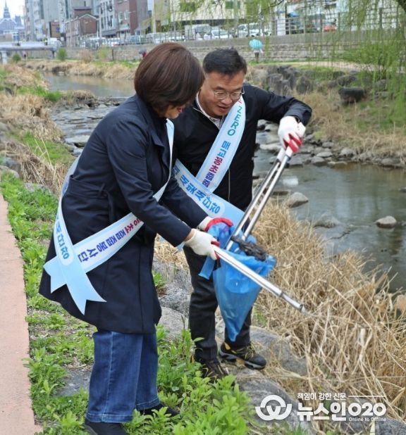 수원시 팔달구 매교동, '우리동네 새빛 새단장' 수원천 대청소 실시
